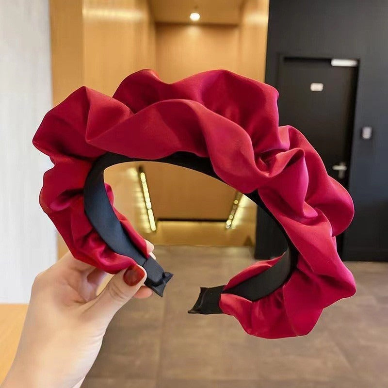 Women's wide brimmed hair accessories with high cranial crest and large intestine folds and hair bands